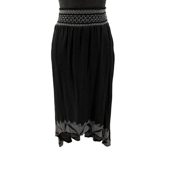 NWT Solitaire High Low Boho Black Smock Waist Embroidered Skirt Pockets Lined L - Picture 1 of 11